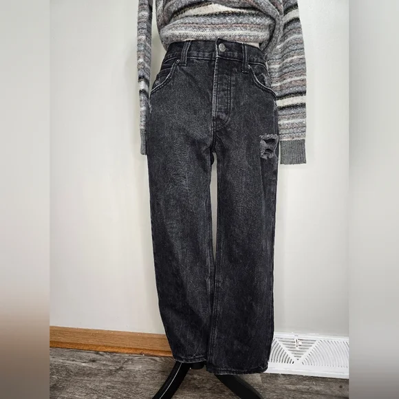 Old Navy Women's Charcoal Straight Leg Jeans - Picture 2 of 4